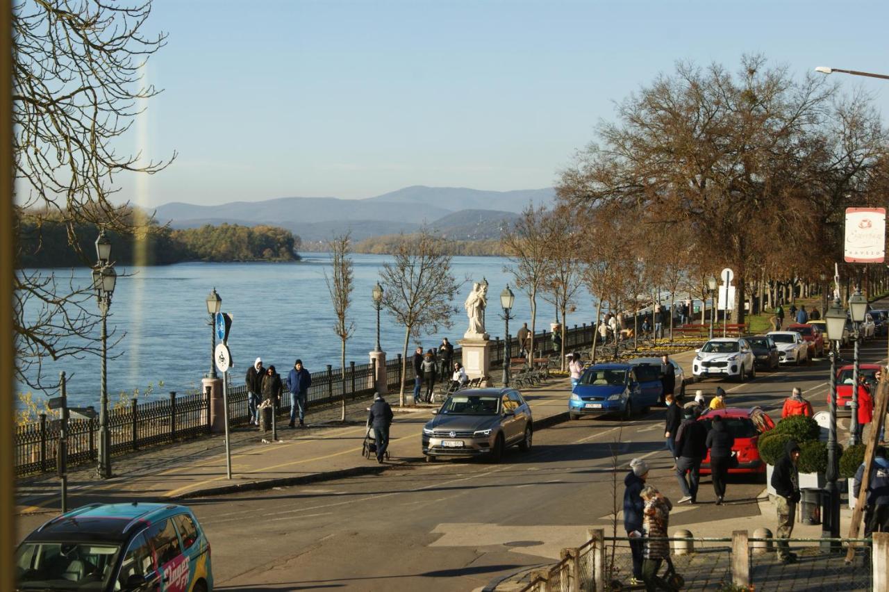 Bellevue Vendégházak Vác Esterno foto