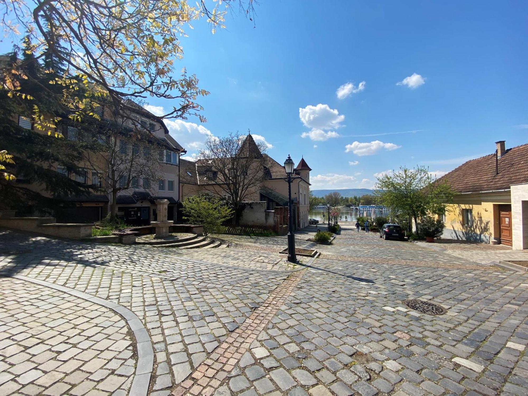 Bellevue Vendégházak Vác Esterno foto