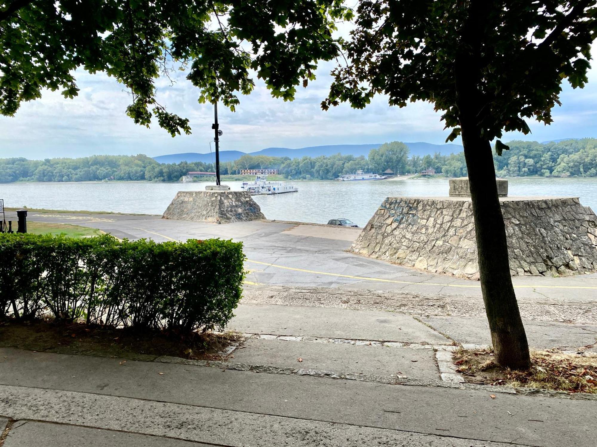 Bellevue Vendégházak Vác Esterno foto