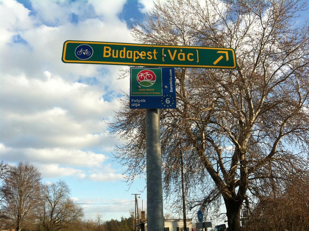 Bellevue Vendégházak Vác Esterno foto